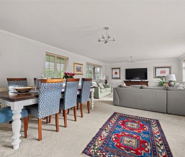 5 bedroom detached house to rent - Photo 1