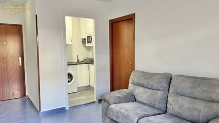Apartamento de alquiler en Carretas, 9, Centro - Photo 2