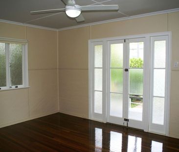 2 Perrett Street, 4304, Bundamba Qld - Photo 2