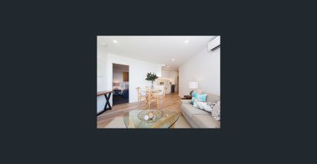 Contemporary Urban Living with Stunning Harbour Views - Photo 3