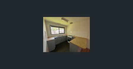 Cosy, Light-Filled Unit in a Convenient Melton West Location - Photo 3