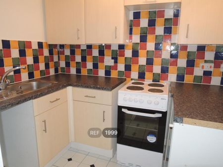 1 bedroom flat to rent - Photo 2
