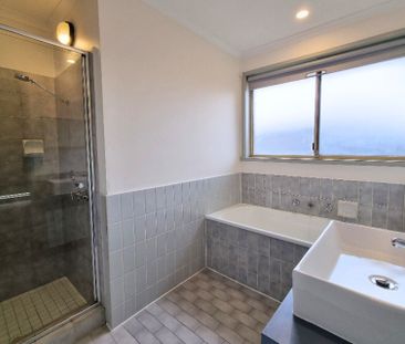 59 Carlisle Drive, Epping VIC 3076 - House For Rent | Domain - Photo 3