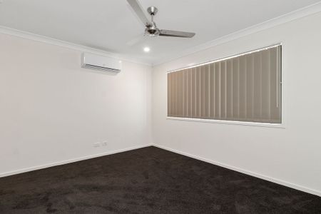 Modern 3-Bedroom Townhouse in Central Coomera - Photo 5