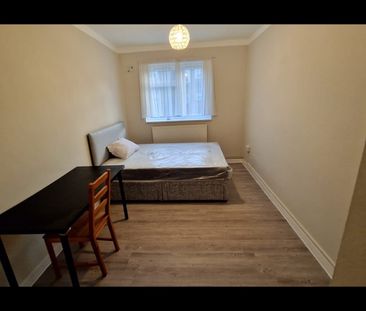 Room in a Shared Flat, South Island Place, SW9 - Photo 3