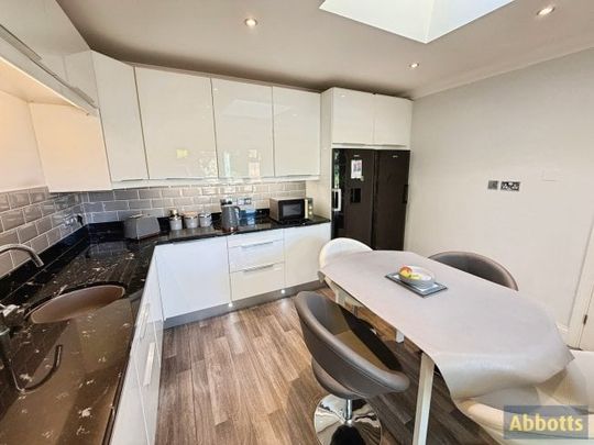 Sunnybank Close, Leigh on Sea - Photo 1
