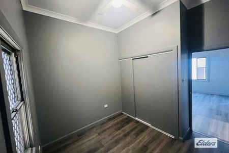 Newly Renovated 4 Bedroom Home - Photo 3