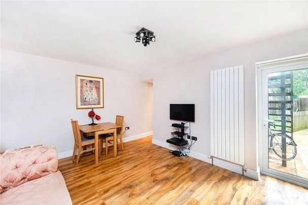 Lewisham Way, London, SE14 - Photo 1