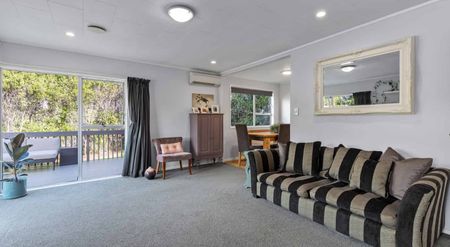 4 bedroom plus external rumpus in beautiful Bayview. - Photo 5