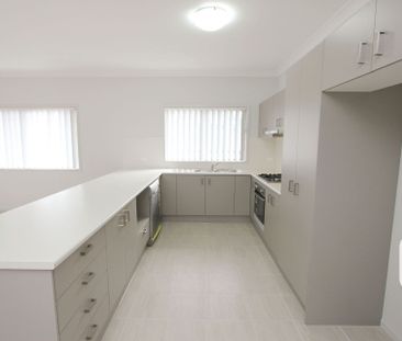 6 Steam Close, West Wallsend NSW 2286 - Photo 2