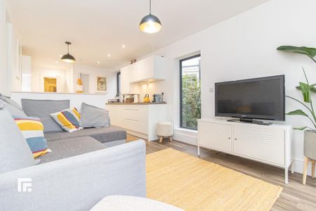 2 bedroom ground floor flat to rent - Photo 3