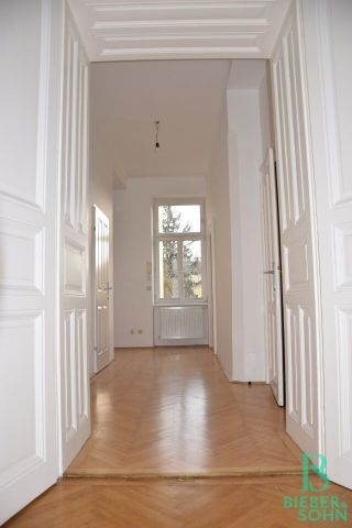 Herrlicher Garten steht zur Verfügung! Charmante, top renovierte, großzügige Altbauwohnung! - Photo 4