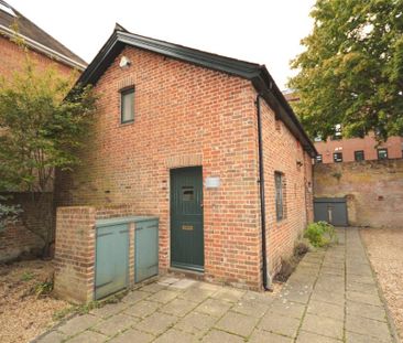 1 Bedroom House - St Thomas Street, Winchester - Photo 4