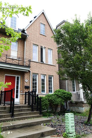 Master Room & Ensuite Bathroom - Boake Street (Female Only) - Photo 4