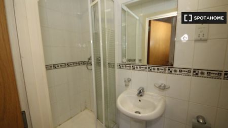 2 Bedroom Apartment to Rent in Dublin 8 - Photo 5