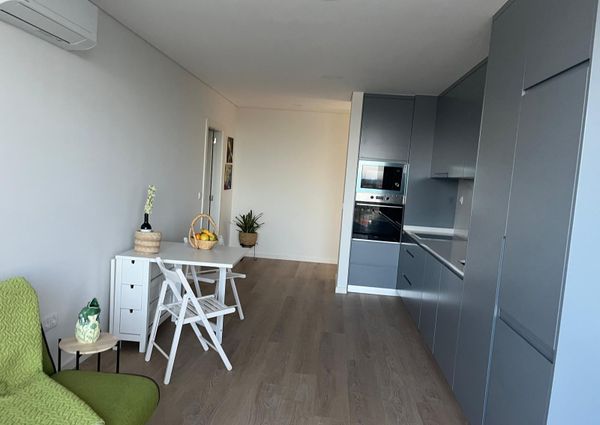 Apartamento T1 Novo com Vistas Panorâmicas - a 5 Minutos da Av. Dr. Lourenço Peixinho