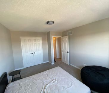 Three bedroom detached home for rent Bowmanville - Photo 3