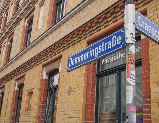 Großer Balkon, sanierte Räume und tolle Lage! - Photo 1