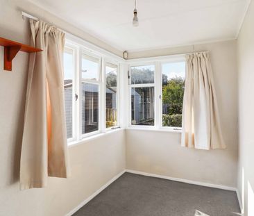 Charming 2 bedroom home in Papakura! - Photo 3
