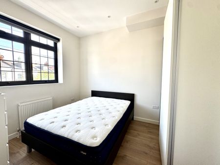 Oakland Road, Crickelwood, NW2 - Photo 5