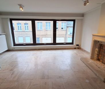 Praktische woning met zonnig terras en dubbele garage in centrum Po... - Photo 1