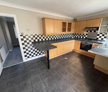 3 bedroom semi-detached house to rent - Photo 6