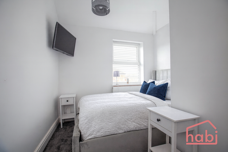 4 bedroom end of terrace house to rent - Photo 5