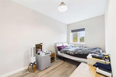 Shifford Crescent, Maidenhead, SL6 - Photo 2