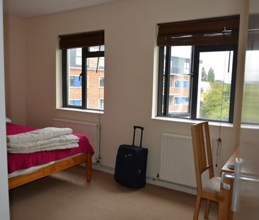 2 Bed Flat, Kingsbridge Avenue, W3 - Photo 4