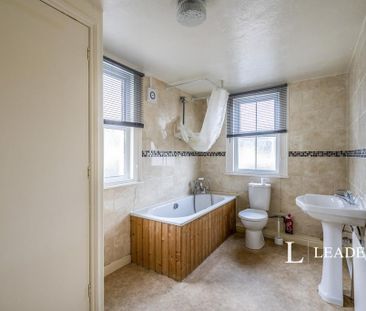 2 bedroom semi-detached house to rent - Photo 6