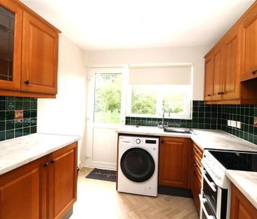 14 Moorland Park, Lisburn, BT28 2XT - Photo 2