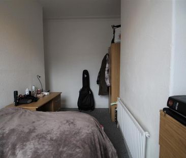 4 bedroom terraced house to rent - Photo 3