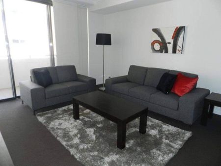 Centrally Located Furnished Apartment - Photo 3
