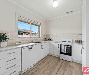 Great Location, Neat and Tidy Home! - Photo 4