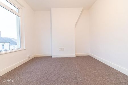 2 bedroom terraced house to rent - Photo 4