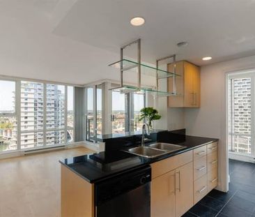 Beautiful 1 bedroom + large den + flex with view - Photo 1