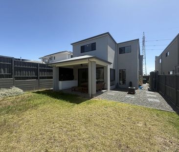 BEAUTIFUL QUALITY HOME!! - Photo 4