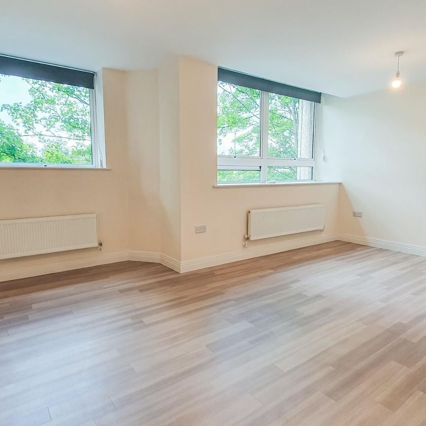 Skyline House, Swingate, Stevenage - Photo 1