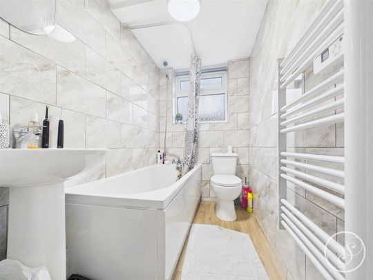 2 bedroom terraced house to rent - Photo 1