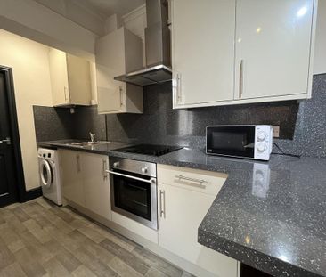 3 bedroom terraced house to rent - Photo 4