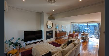‘Nyora’ – Stylish Victorian Terrace - Photo 2