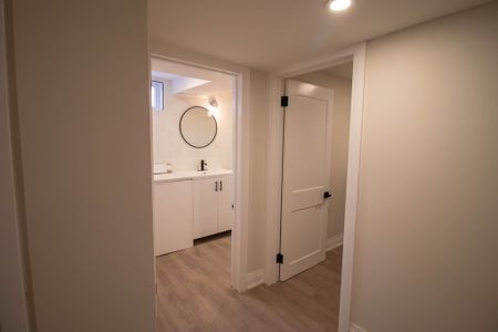 ALL INCLUSIVE 1 BEDROOM LOWER UNIT FOR RENT IN WELLAND! - Photo 4