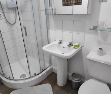 2 bedroom maisonette to rent - Photo 5