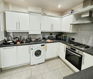 4 bedroom terraced house to rent - Photo 1