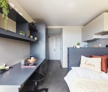 1 bedroom in a flat share to rent - Photo 5