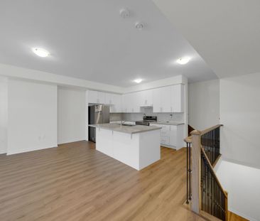 For Lease - 16 Griffith Street, Aurora, Ontario - Photo 5