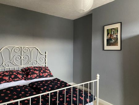 4 bedroom house - Photo 3