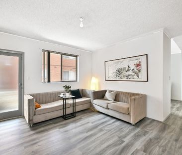 Fresh, bright and ideally positioned for lifestyle and convenience ... - Photo 1