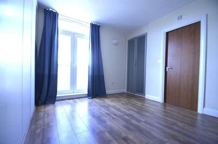 Clarence Street, Staines-upon-thames, TW18 - Photo 3