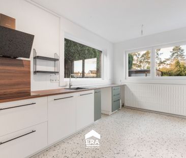 Volledig gerenoveerde halfopen bebouwing met tuin en garage - Photo 5